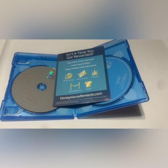 The Nightmare Before Christmas: Blu-ray, digital code and DVD combo pack - Picture 3 of 3